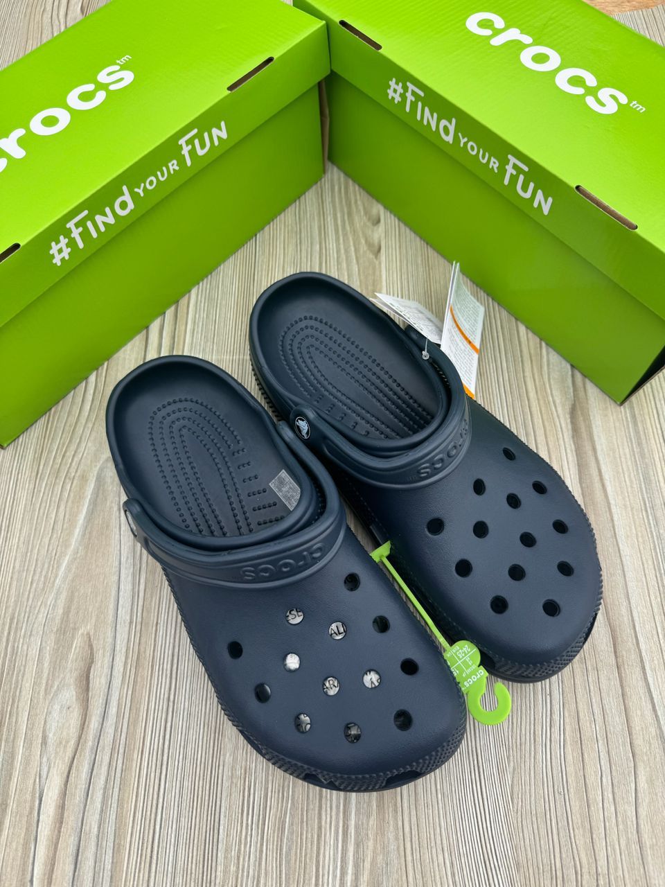 crocs